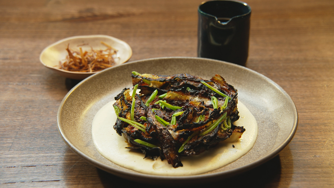 Burnt Cabbage, Leek Purée, Chilli Oil-image